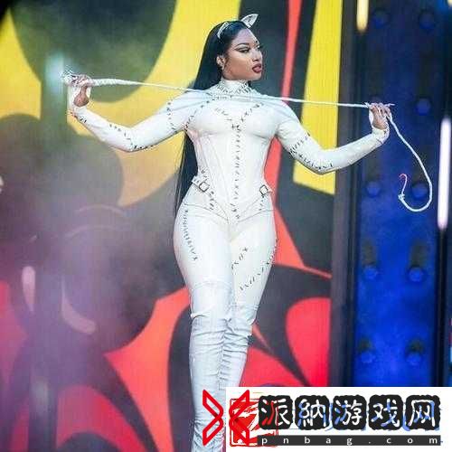 美国暴躁女-RAPPER：舞台上的不羁女王