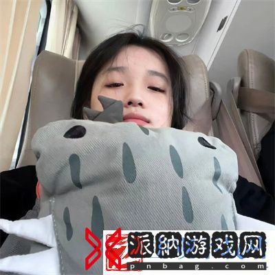 她开始慢迎迎合小心孩子：细腻关怀，孩子的微笑是最好的回报！