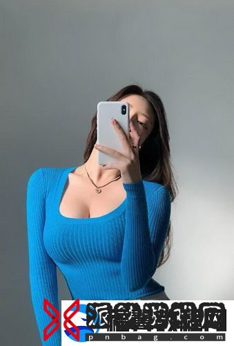 兰姨捂着嘴怕发出声音吵到网友：这背后隐藏了什么？