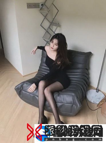 亲吻刺激战场视频大全神奇：在战火中绽放爱的奇迹，吸引无数玩家分享！