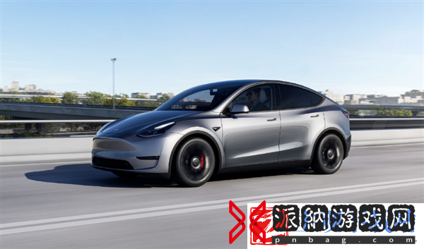 马斯克确认：特斯拉自动驾驶出租车今年全球可用