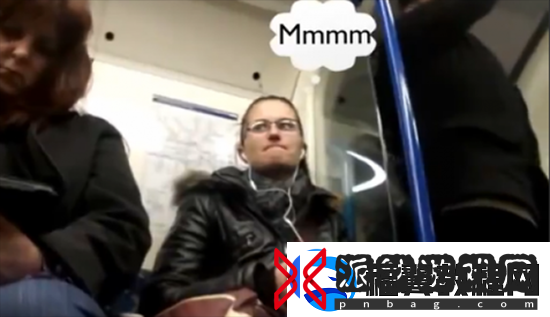 在拥挤的公交车上一位猛男的粗长勃起h引起了众人的侧目