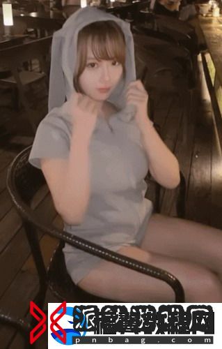 瞒着老公加班的HR中字：揭示职场女性的隐秘生活与内心挣扎！