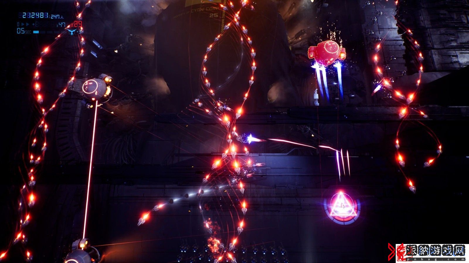 科幻双摇杆纵向射击游戏CYGNI8/6发行