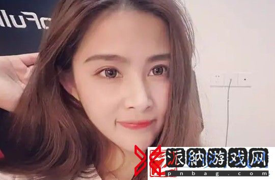 斗鱼女主播“果冻CC”成为颜值区一姐