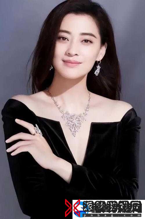 五月媚婷：美丽与才情的绽放