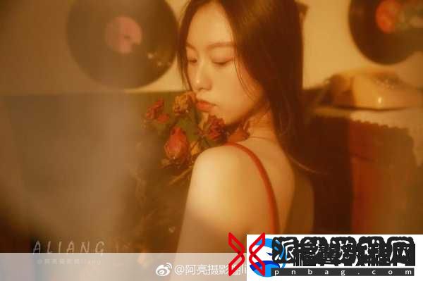 男生女生在一起嗟嗟嗟舞娘