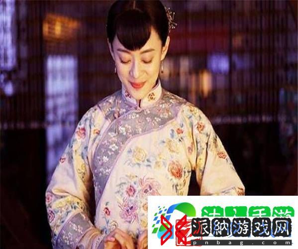 周莹躲进被子里