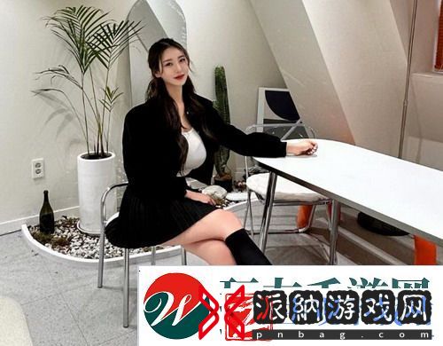 八戒一区二区水蜜桃剧场：畅游在欢笑与激情交织的娱乐天地！